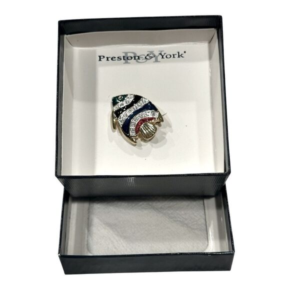 Preston & York Angel
Fish brooch pin Vintage new in box - Picture 3 of 11